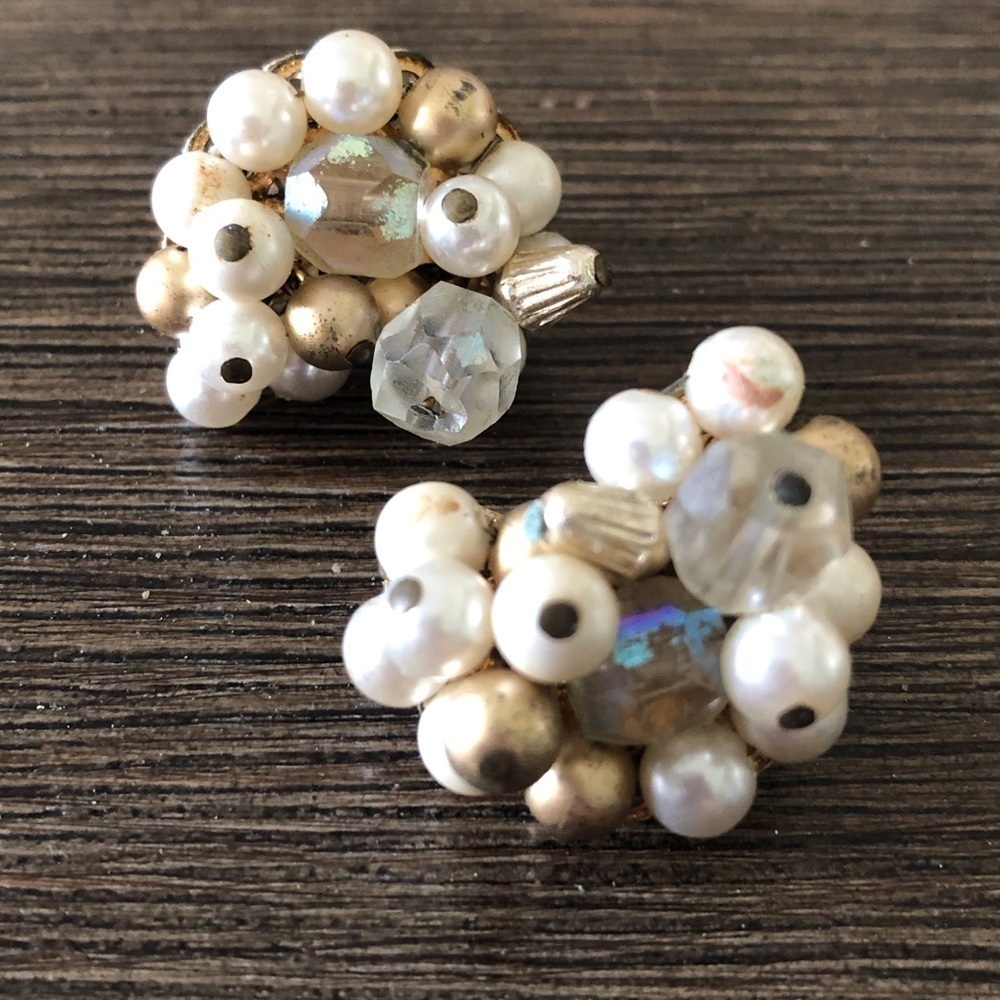 Vintage Cream & gold beaded clip on earrings